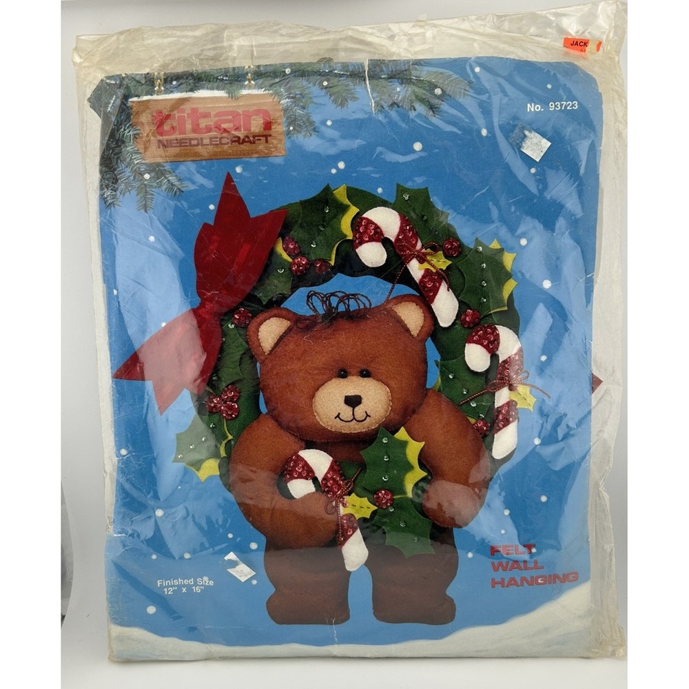 Titan Needlecraft‎ Felt Wall Hanging Kit - Chocolate Bear with Wreath - #93723